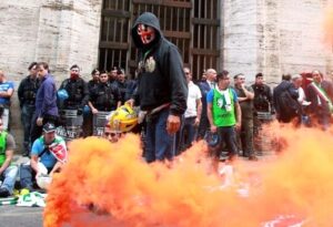 Alcoa: protesta operai davanti ministero Sviluppo