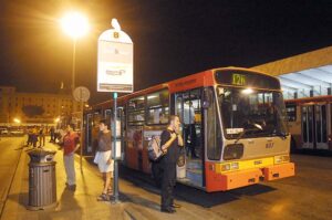 bus linea notturna 12 n